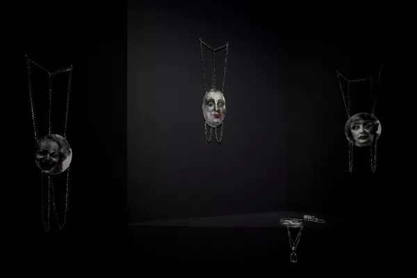 " - Jean-Luc Verna, vous n'êtes pas un peu beaucoup maquillé?- Non"? Exposition du 08 .02 au 7.10.2023. ©Jean-Luc Verna, galerie Air de Paris, galerie Ceysson et Bénétière, galerie Espace à vendre. Photos © Valérie Servant.