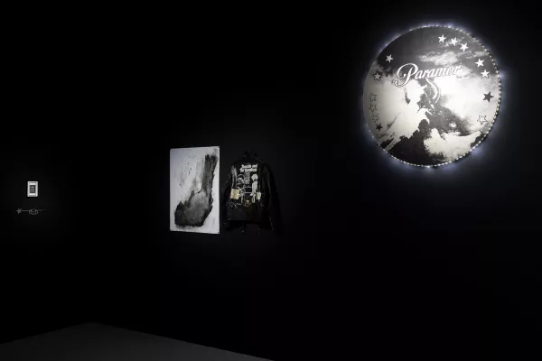 " - Jean-Luc Verna, vous n'êtes pas un peu beaucoup maquillé?- Non"? Exposition du 08 .02 au 7.10.2023. ©Jean-Luc Verna, galerie Air de Paris, galerie Ceysson et Bénétière, galerie Espace à vendre. Photos © Valérie Servant.