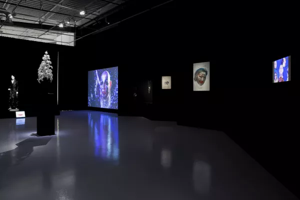 " - Jean-Luc Verna, vous n'êtes pas un peu beaucoup maquillé?- Non"? Exposition du 08 .02 au 7.10.2023. ©Jean-Luc Verna, galerie Air de Paris, galerie Ceysson et Bénétière, galerie Espace à vendre. Photos © Valérie Servant.