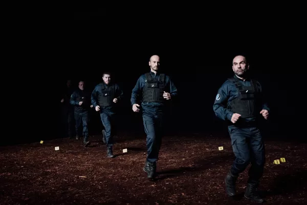 photo du spectacle Non lieu, gendarmes sur scène