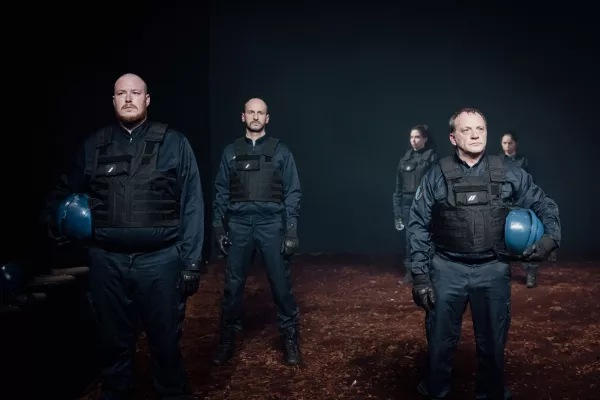 photo du spectacle Non lieu, gendarmes sur scène