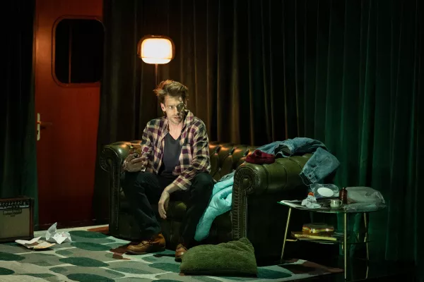 Visuel du spectacle Sans suite un air de roman, le personnage principal, Thomas