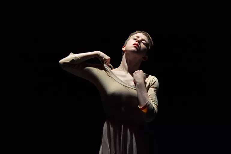 sorties de résidence des chorégraphes Claire Lamothe et Anna Tierney