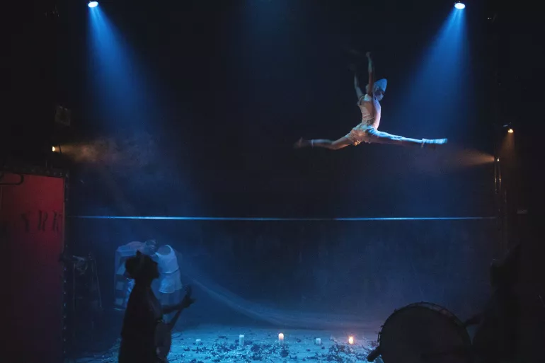 Cirque en équilibre