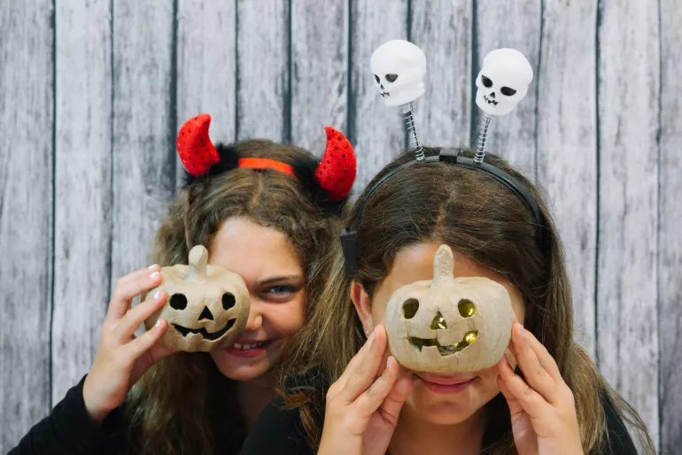 Atelier masque  squelettes et chauve-souris 