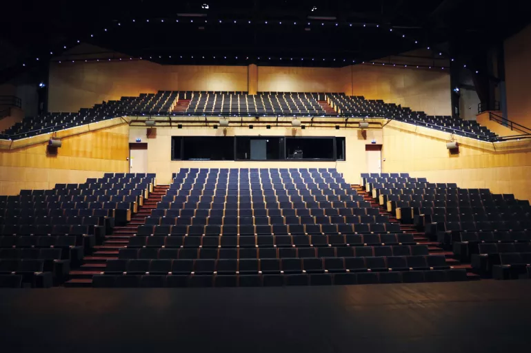 Une salle de spectacle