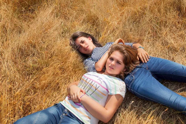 ADOLESCENTES
