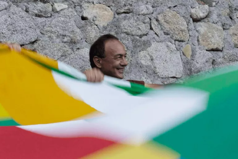 UN PAESE DI RESISTENZA