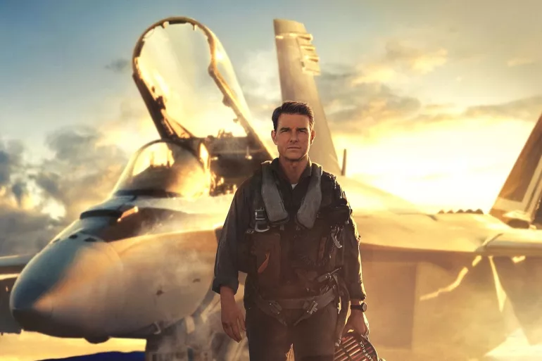 TOM CRUISE ...IN THE SKY