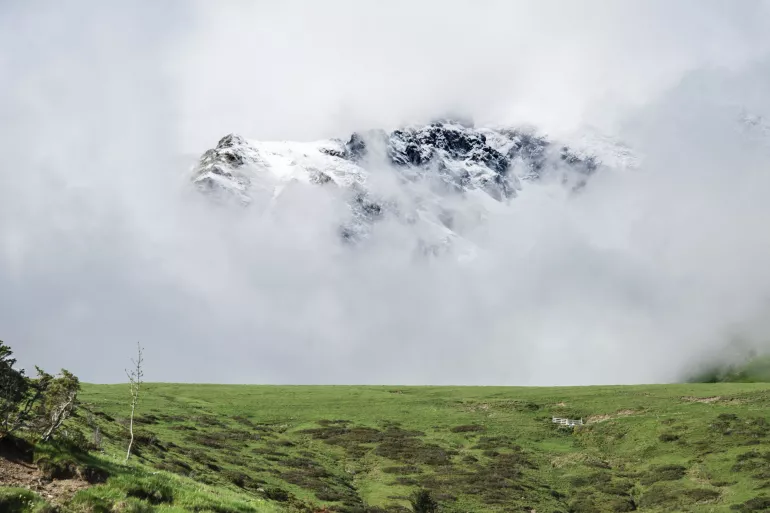 DÉPLACER LES MONTAGNES