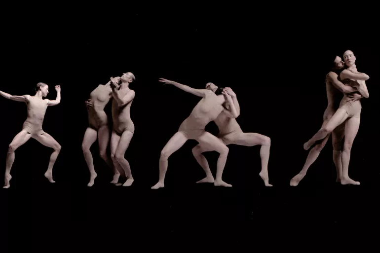 8 danseurs