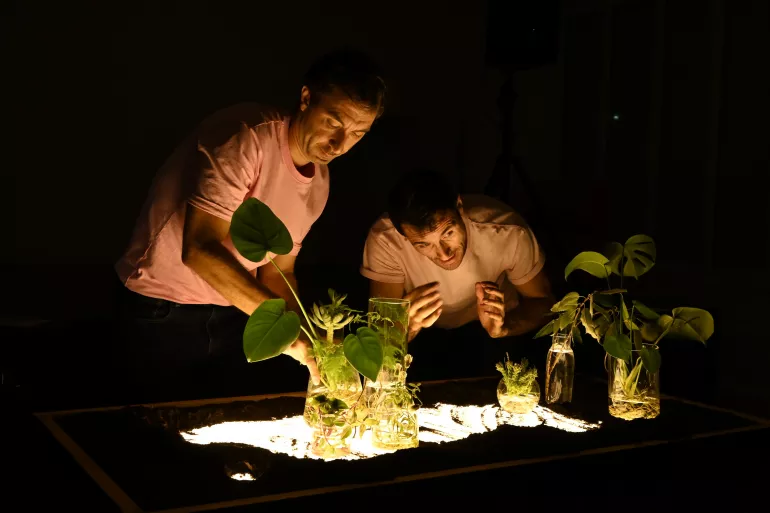 PARADEISOS (IL FAUT CULTIVER NOTRE JARDIN)