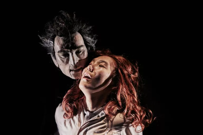 DRACULA LUCY’S DREAM