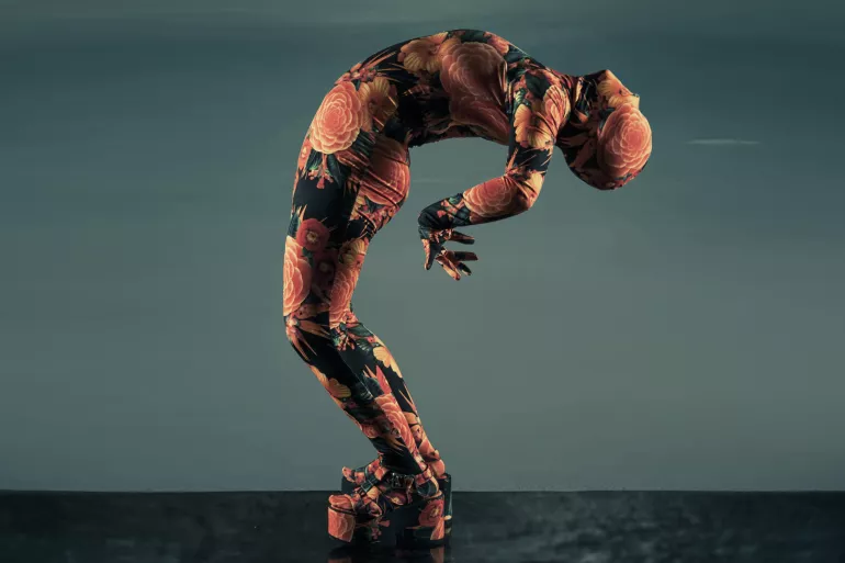 ROCÍO MOLINA AL FONDO RIELA (LO OTRO DEL UNO)