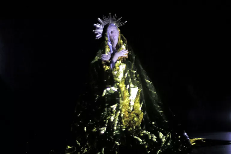 vierge en lumière
